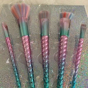 Makeup brushes